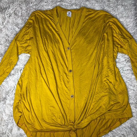 Forever 21 Tops - Plus Size Button Down Dolman Top